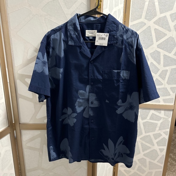 NWT American Eagle Men Floral Button-Up Poolside Shirt Size Medium - Picture 9 of 10